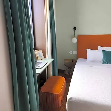 145 Townhouse מלון *